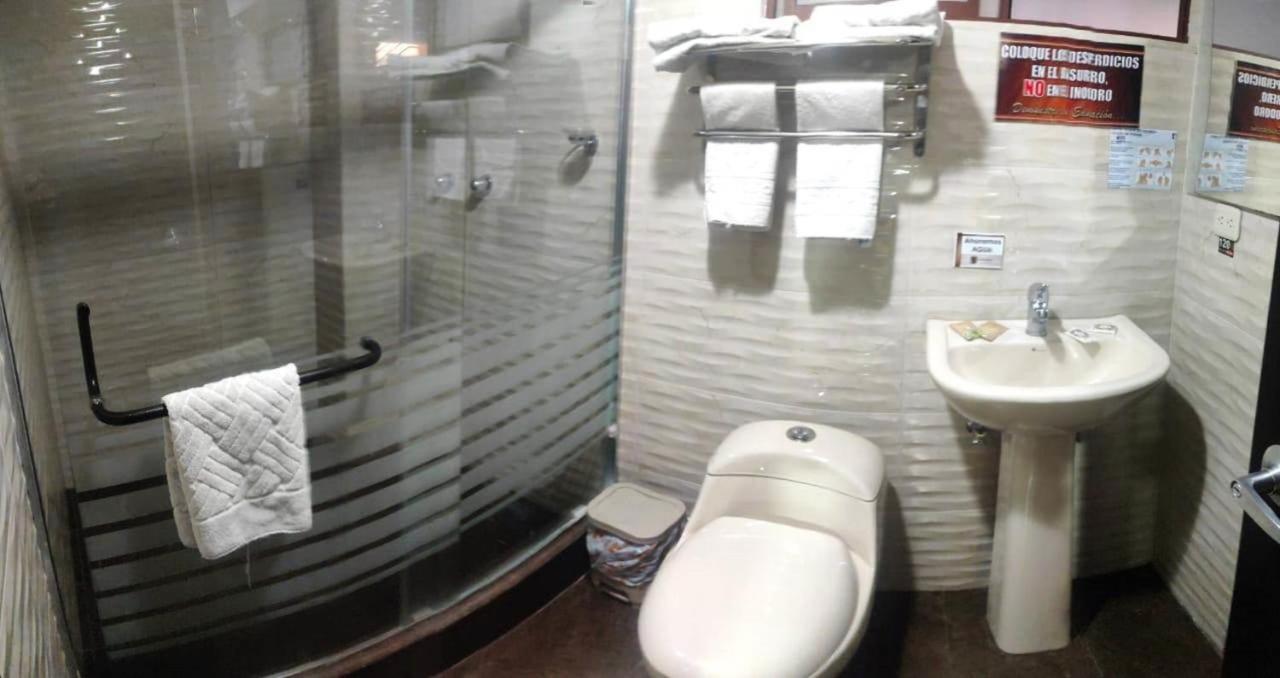 La Kapital Hotel 암바토 외부 사진